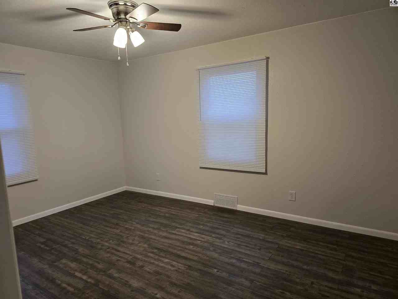 1509 N Main St - Photo 7 of 12