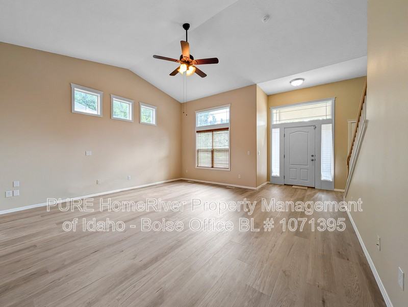 2370 E Bowman St - Photo 3 of 18