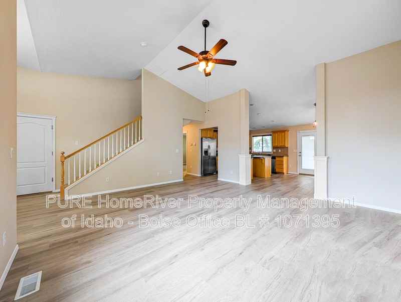 2370 E Bowman St - Photo 4 of 18