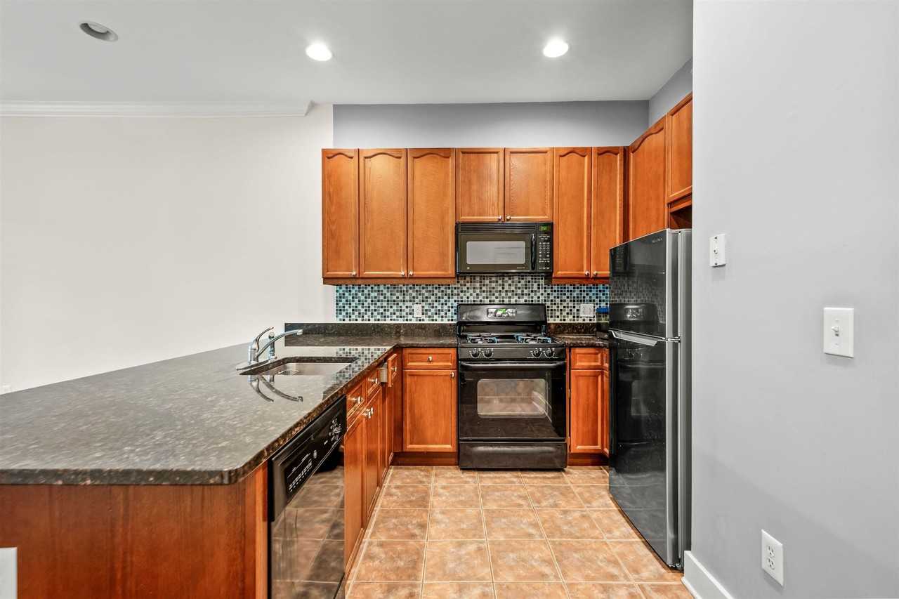 61 Grand St #2C - Photo 7 of 21