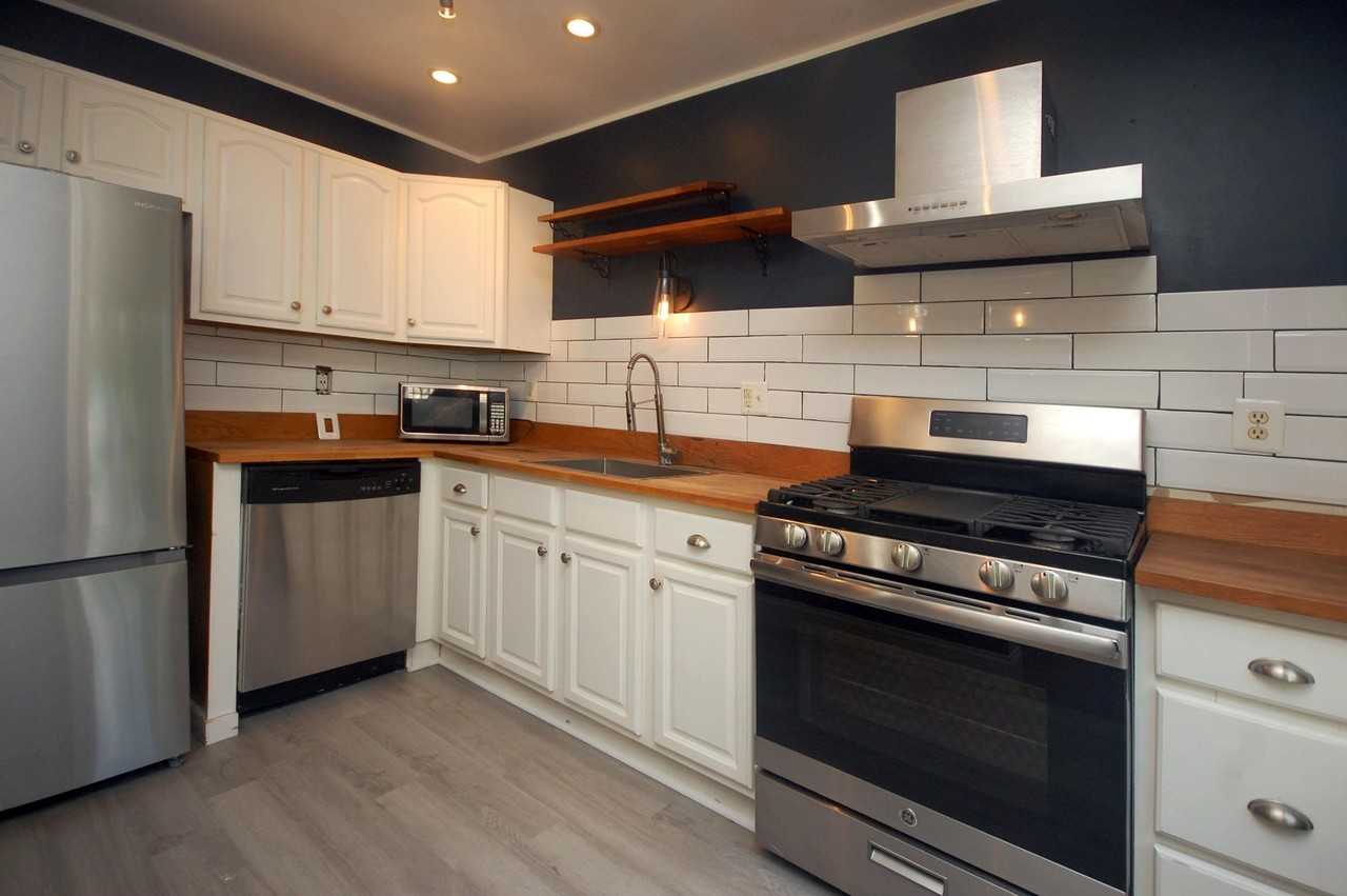 109 Bowers St #2 - Photo 6 of 12