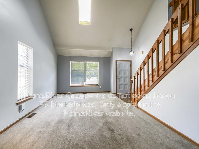 11031 N Oak Trfy - Photo 3 of 21