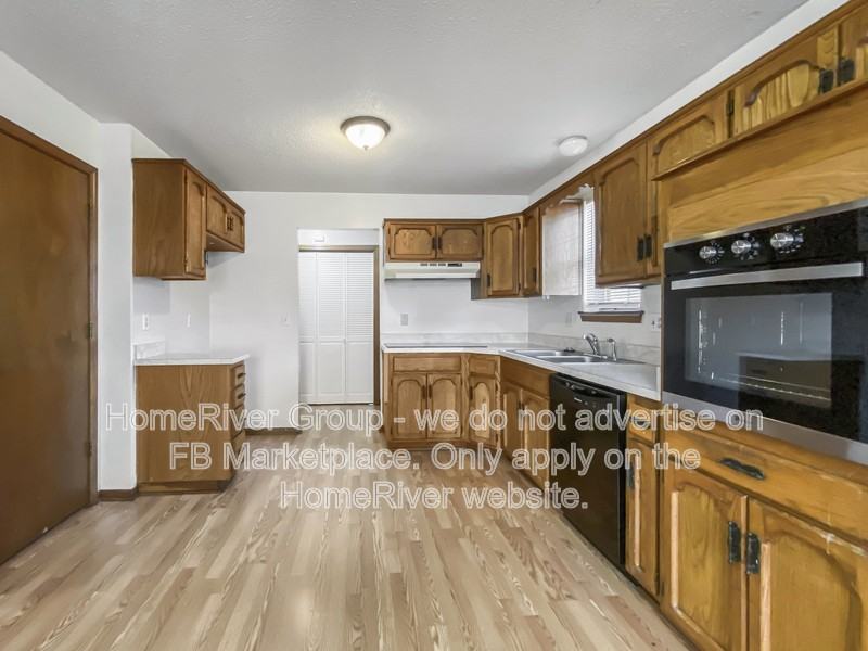 11031 N Oak Trfy - Photo 6 of 21