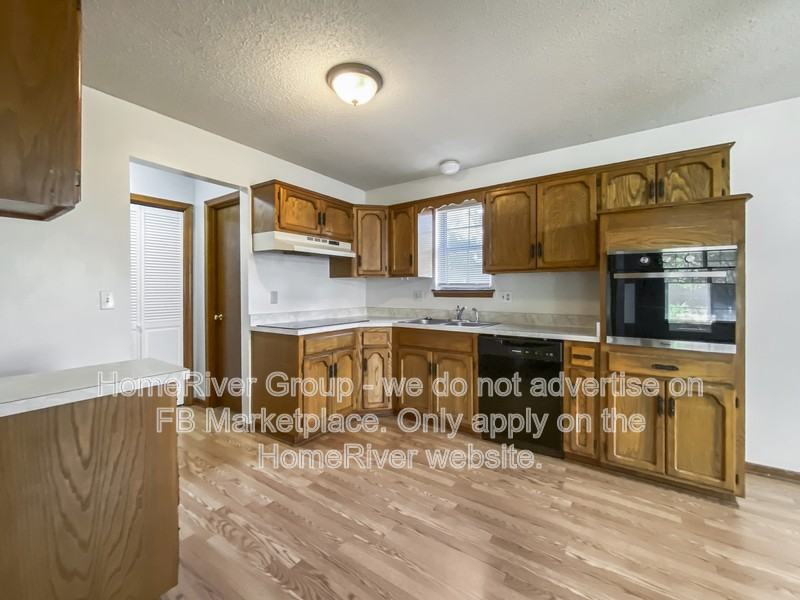 11031 N Oak Trfy - Photo 7 of 21