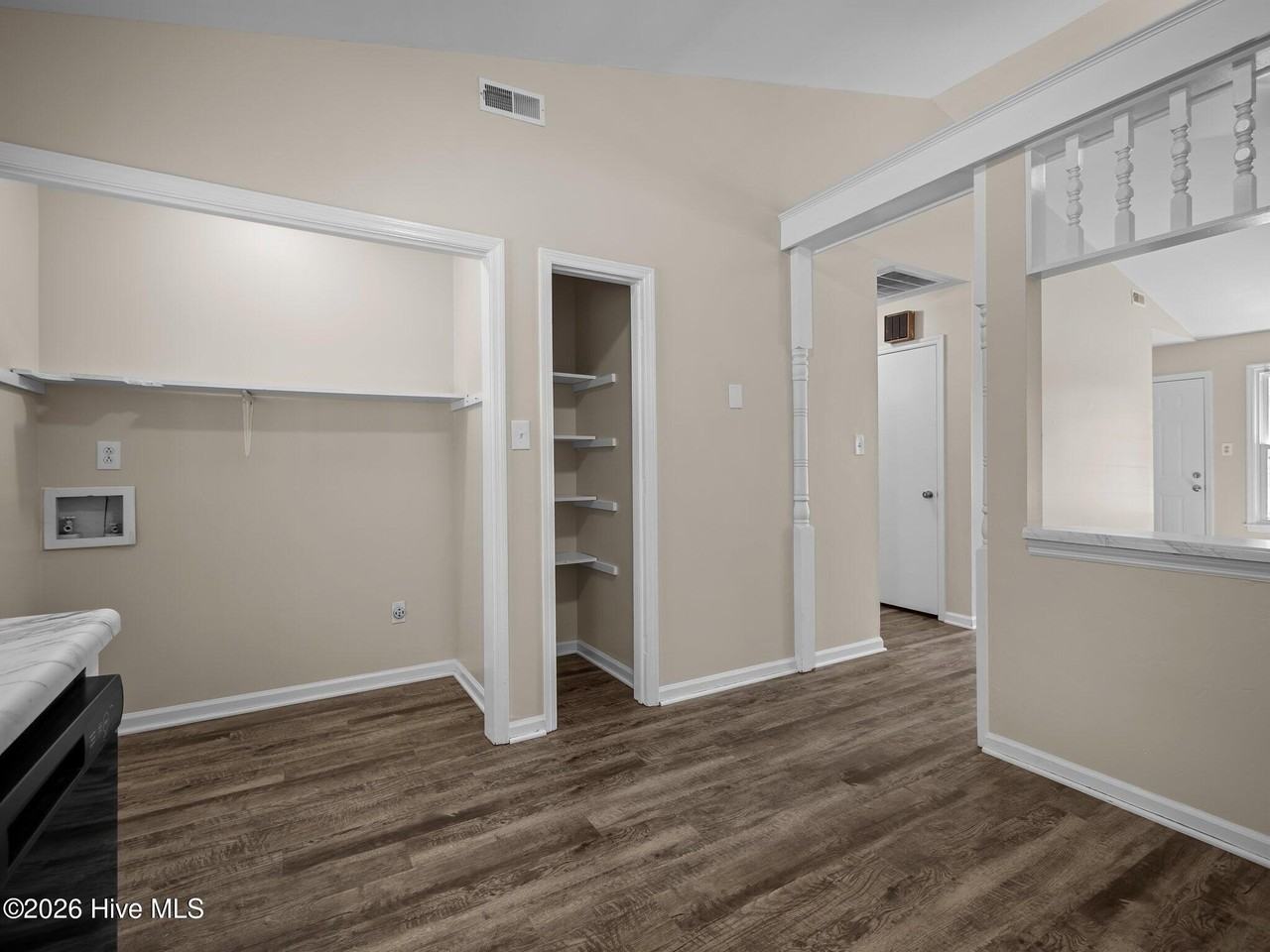 323 W Frances St - Photo 7 of 20