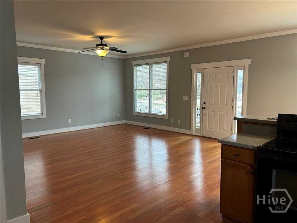 130 Betsy Ln - Photo 3 of 14