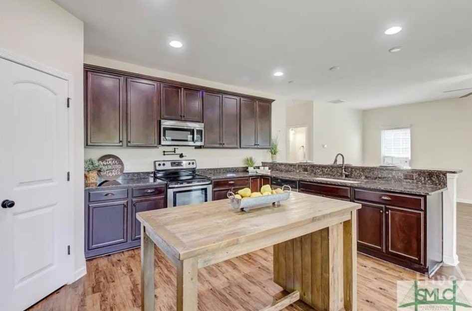 196 Calm Oak Cir - Photo 4 of 21