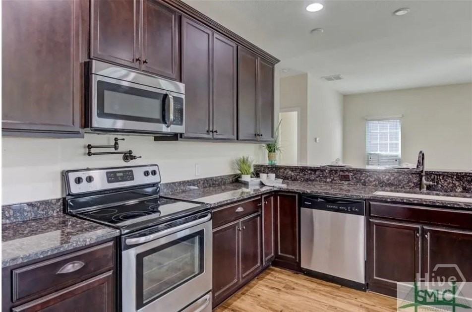 196 Calm Oak Cir - Photo 5 of 21
