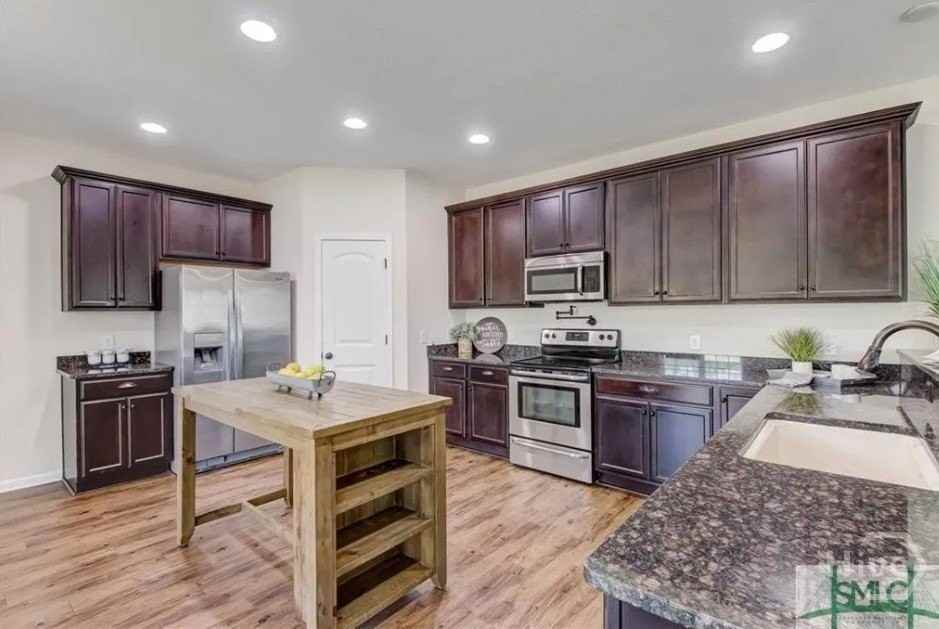 196 Calm Oak Cir - Photo 6 of 21