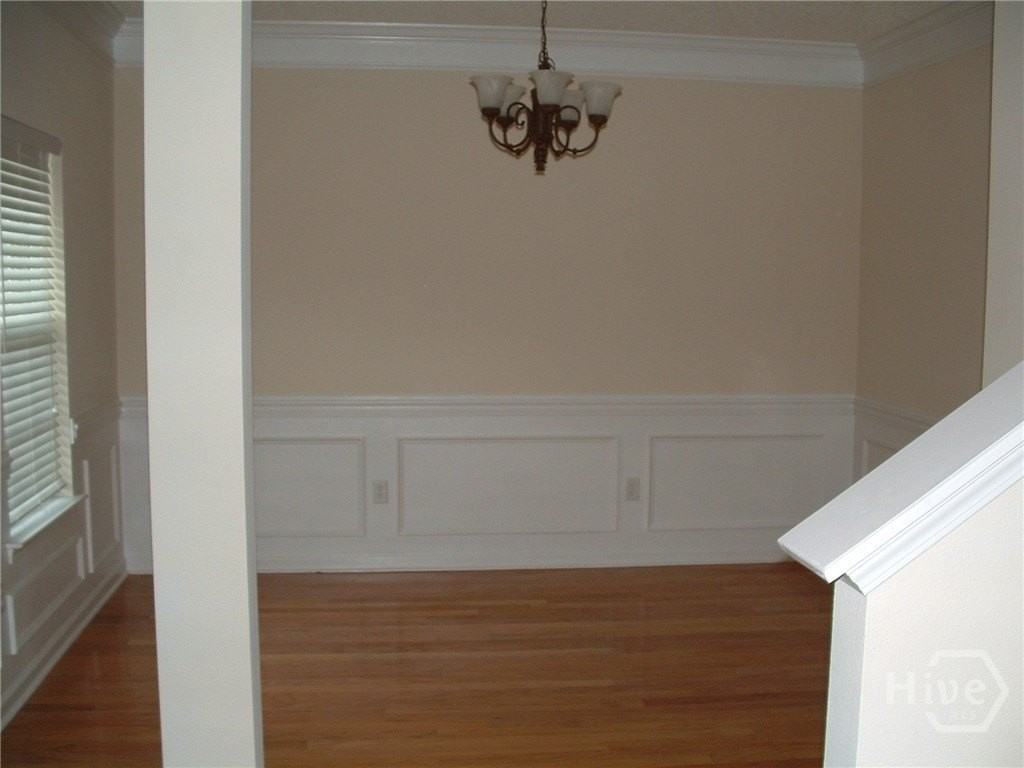 81 Falkland Ave - Photo 3 of 20