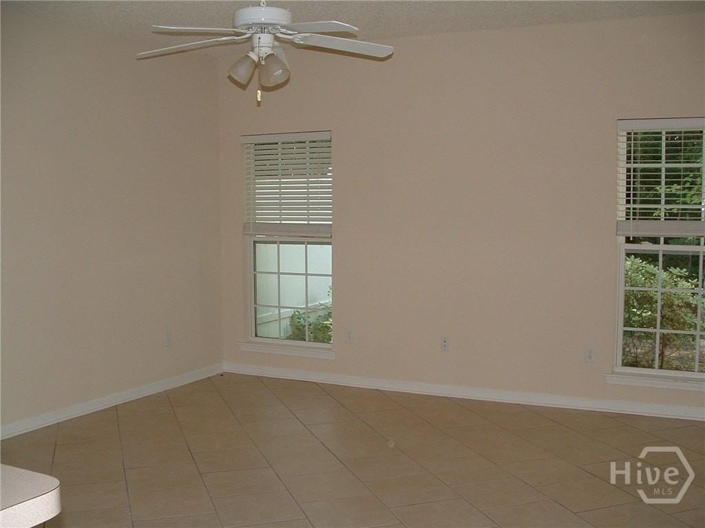 81 Falkland Ave - Photo 7 of 20