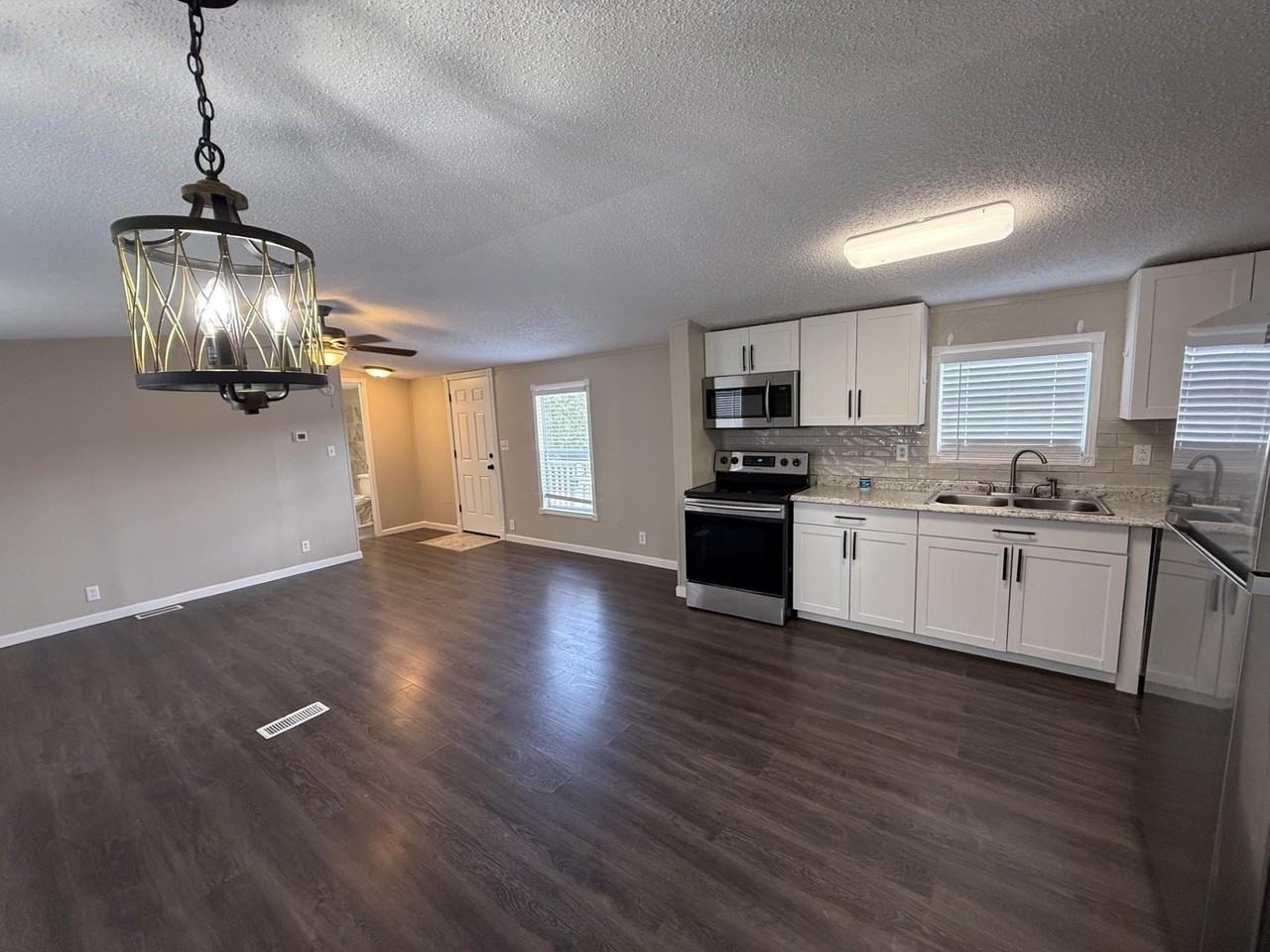 101 41st St - Photo 3 of 8