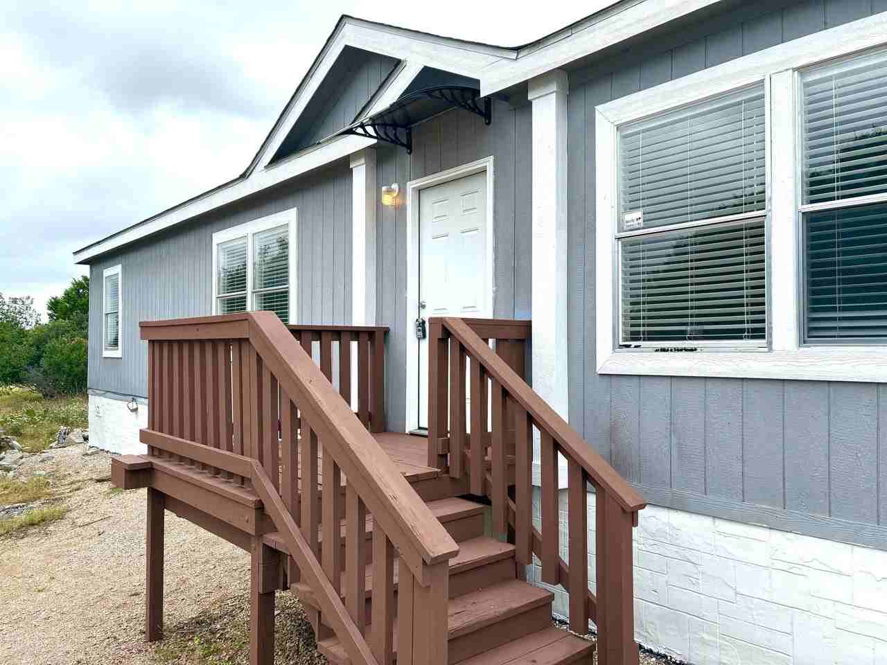 2203 25th St - Photo 4 of 33