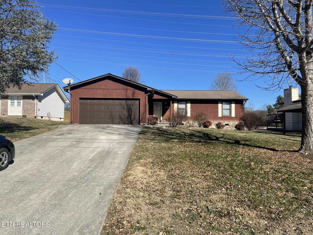 1708 Oxbow Ln - Photo 2 of 20