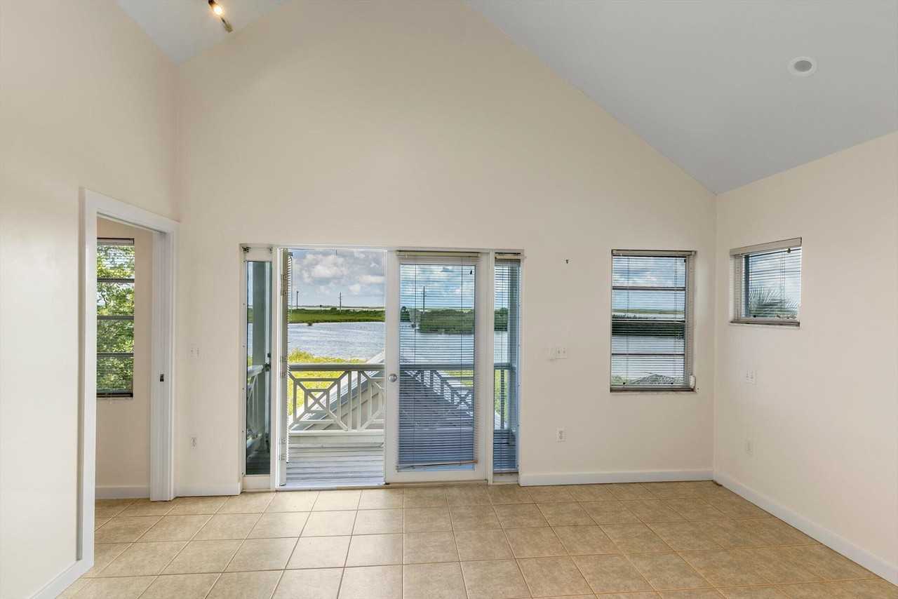 9 Blue Water Dr - Photo 5 of 39