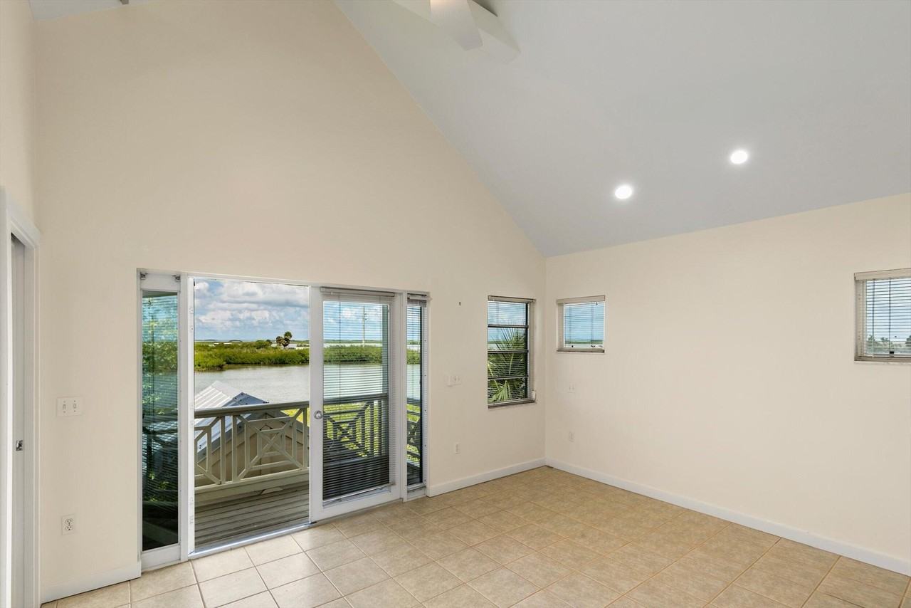 9 Blue Water Dr - Photo 6 of 39