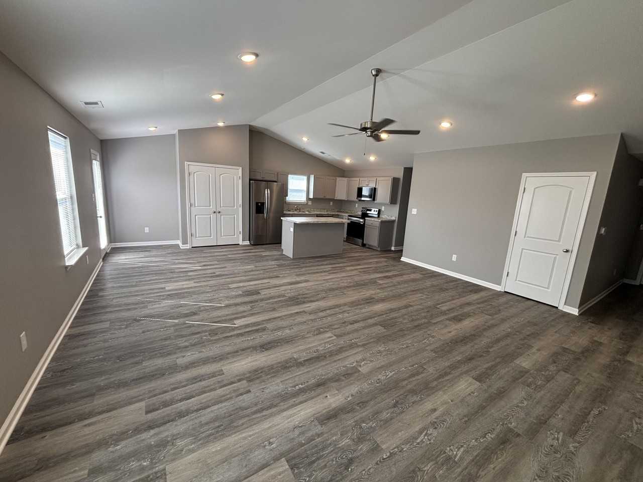 340 Pageant Dr - Photo 2 of 11