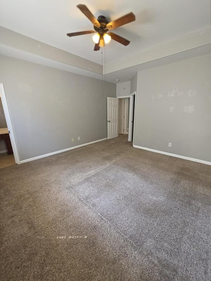 620 Green Valley Dr - Photo 5 of 13