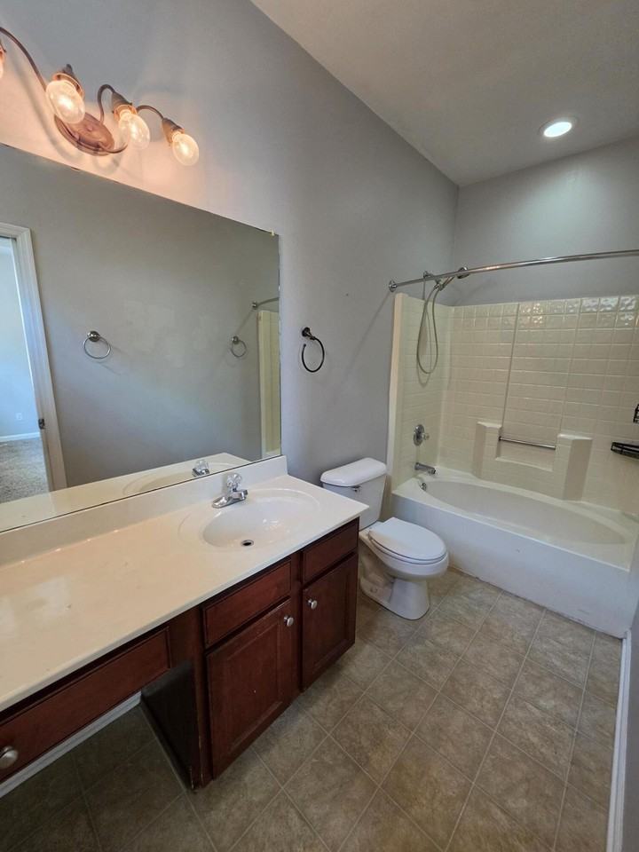 620 Green Valley Dr - Photo 6 of 13