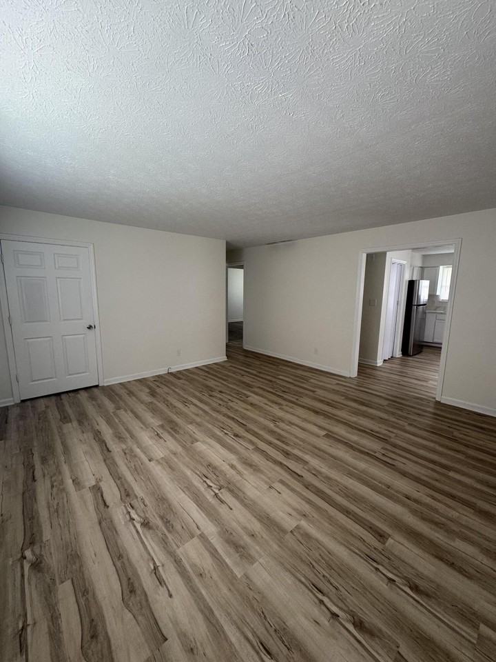 425 Patrician Pl #2 - Photo 4 of 21