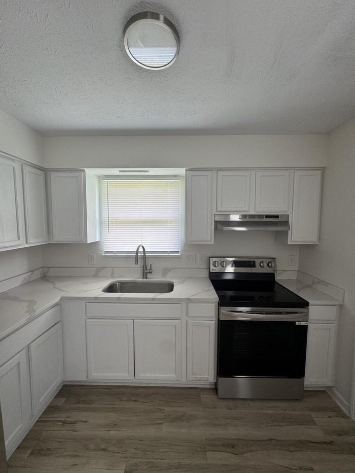 425 Patrician Pl #2 - Photo 7 of 21