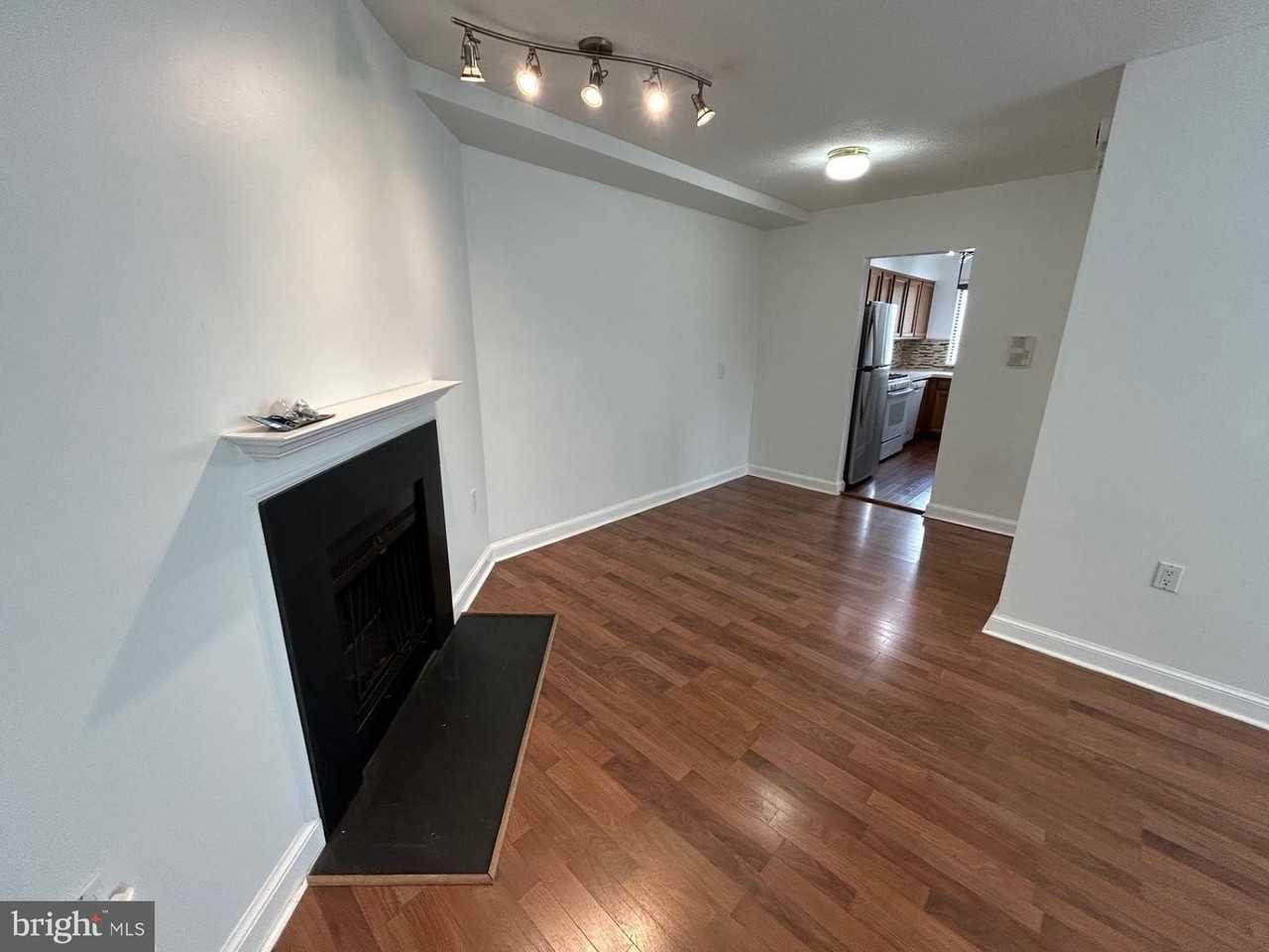3819 Davis Pl Nw - Photo 2 of 14