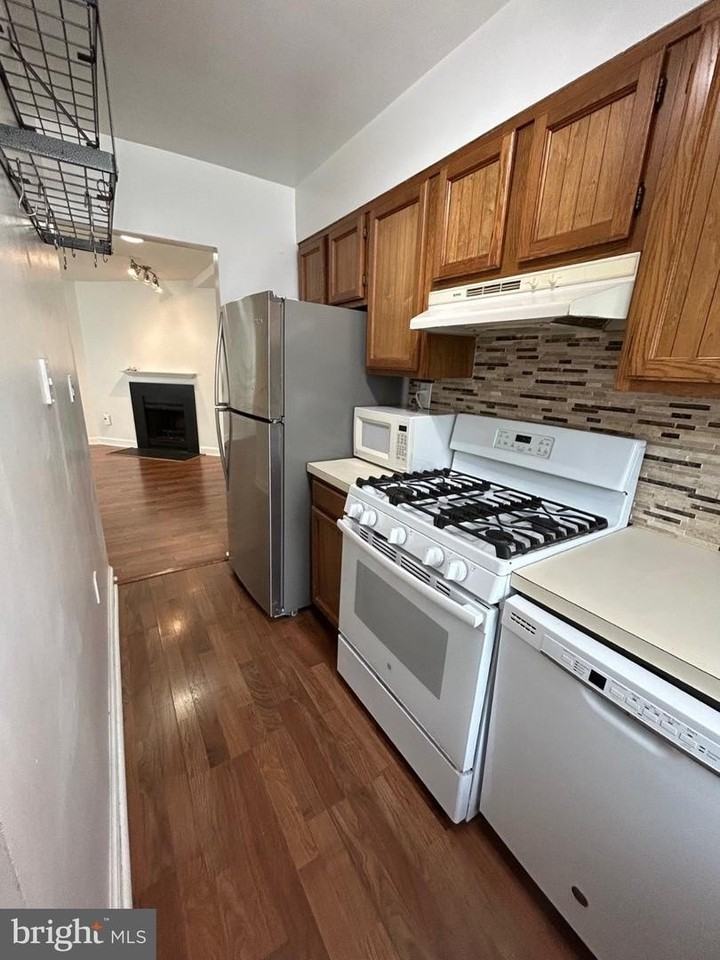 3819 Davis Pl Nw - Photo 5 of 14