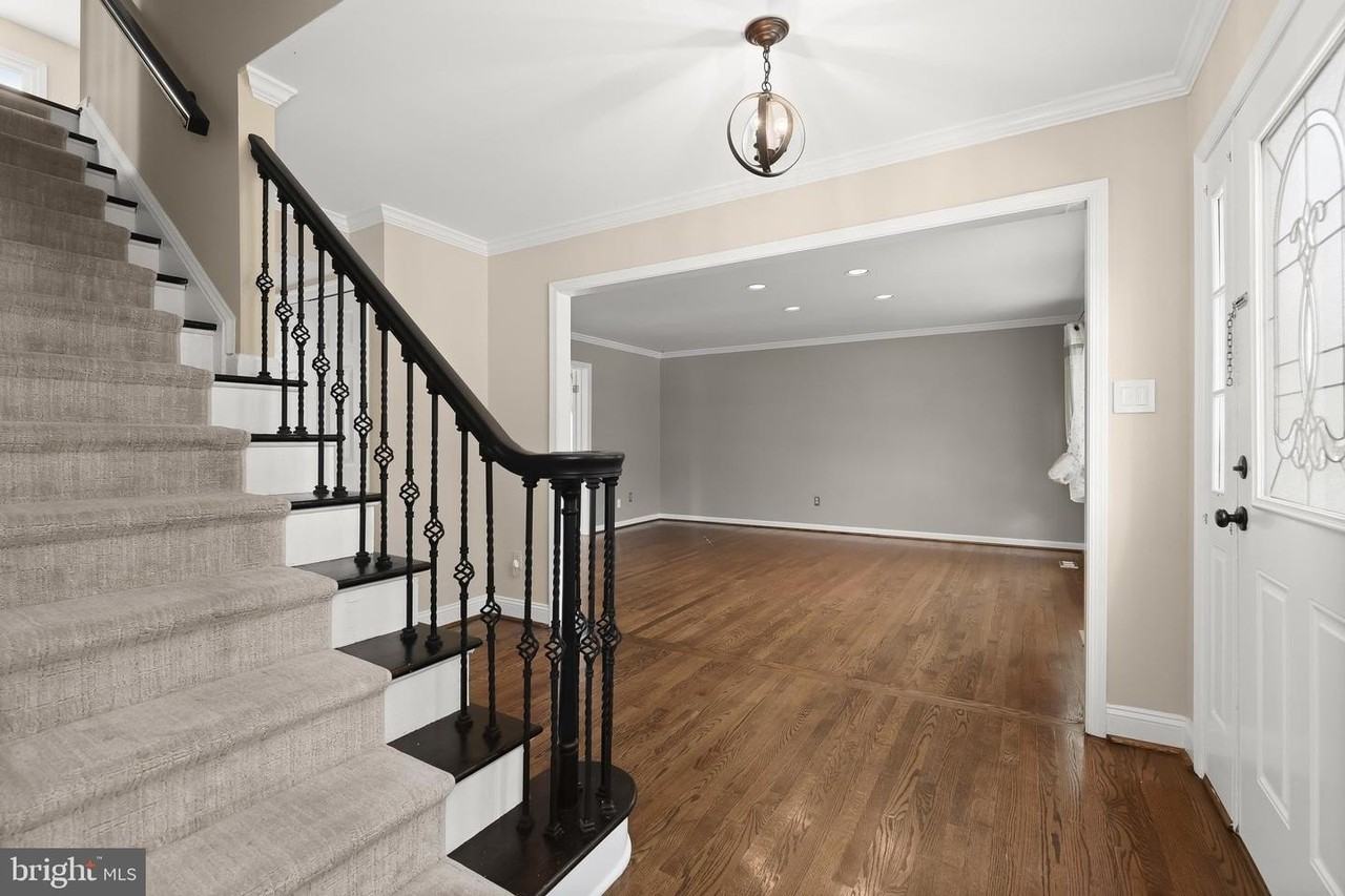 10217 Tuscany Rd - Photo 4 of 41