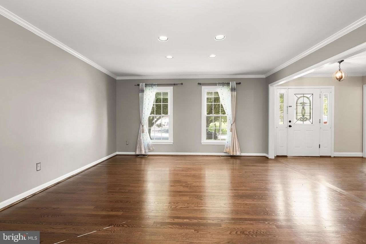 10217 Tuscany Rd - Photo 6 of 41