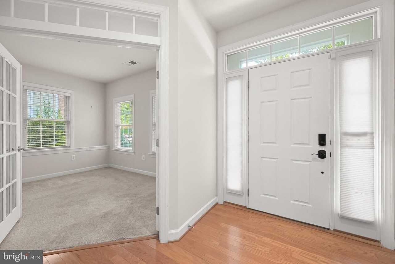 8984 Tawes St - Photo 4 of 50