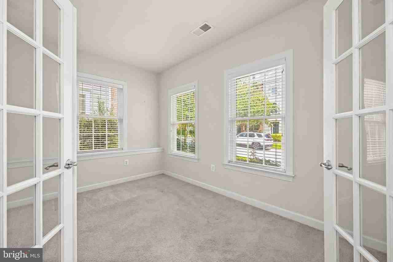 8984 Tawes St - Photo 5 of 50