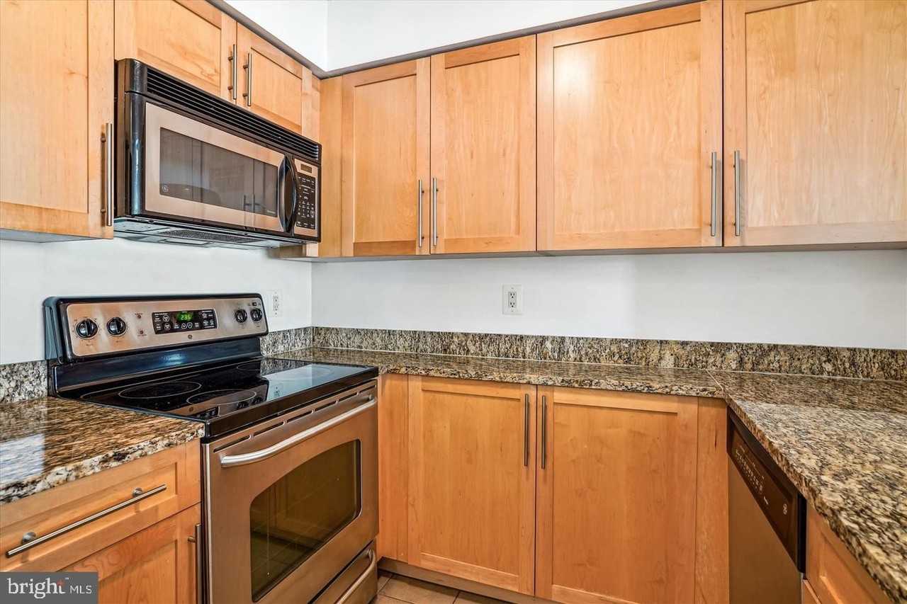 10101 Grosvenor Pl - Photo 6 of 47