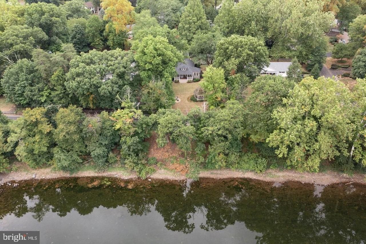 731 River Rd - Photo 5 of 29