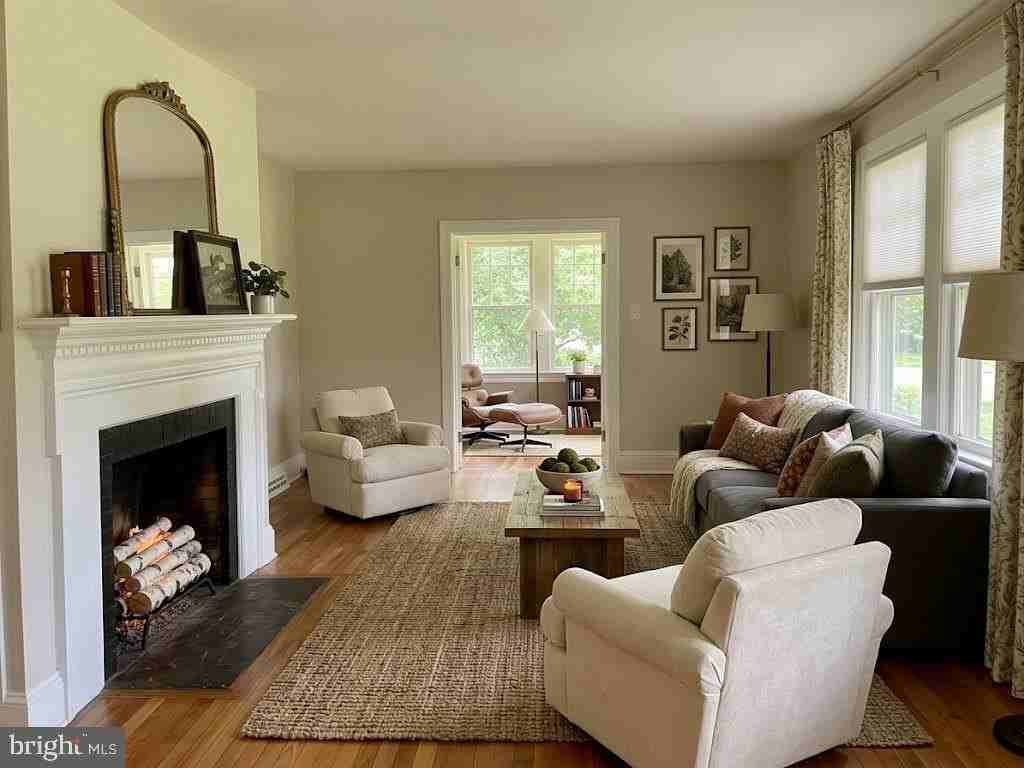 731 River Rd - Photo 6 of 29