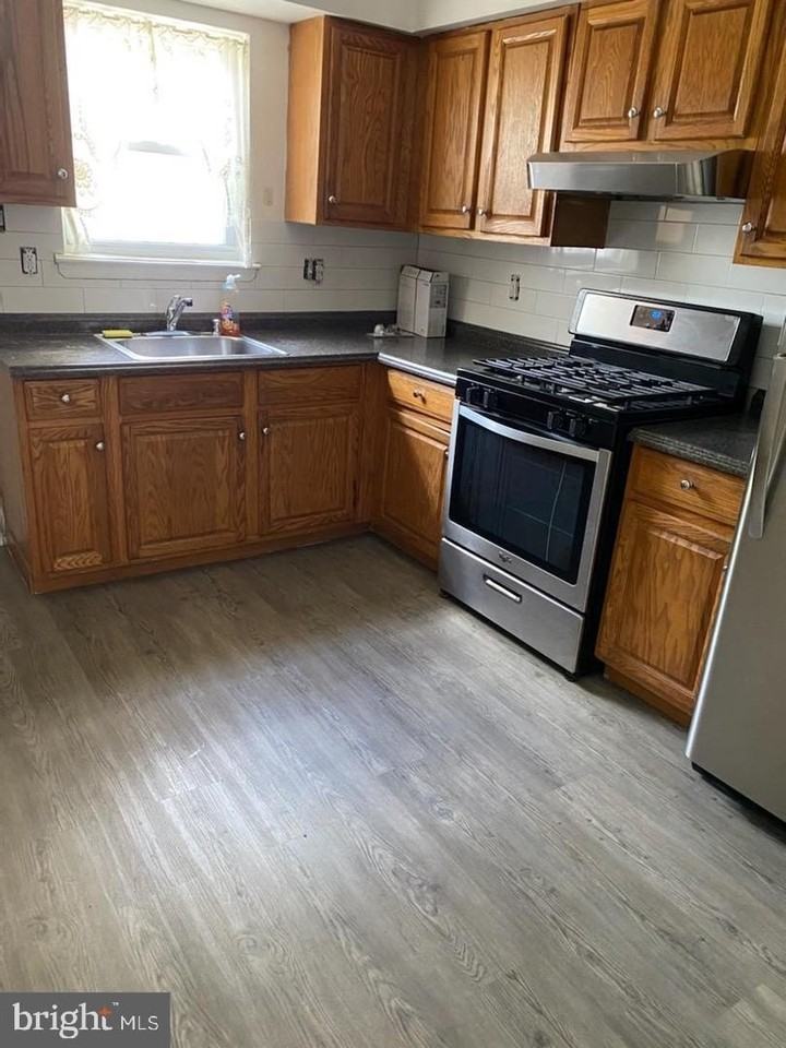 4033 Green St - Photo 2 of 16