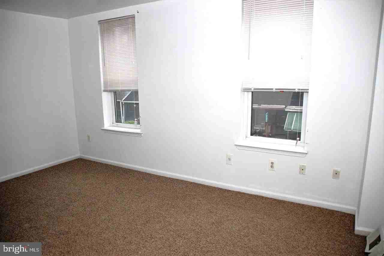 4033 Green St - Photo 4 of 16