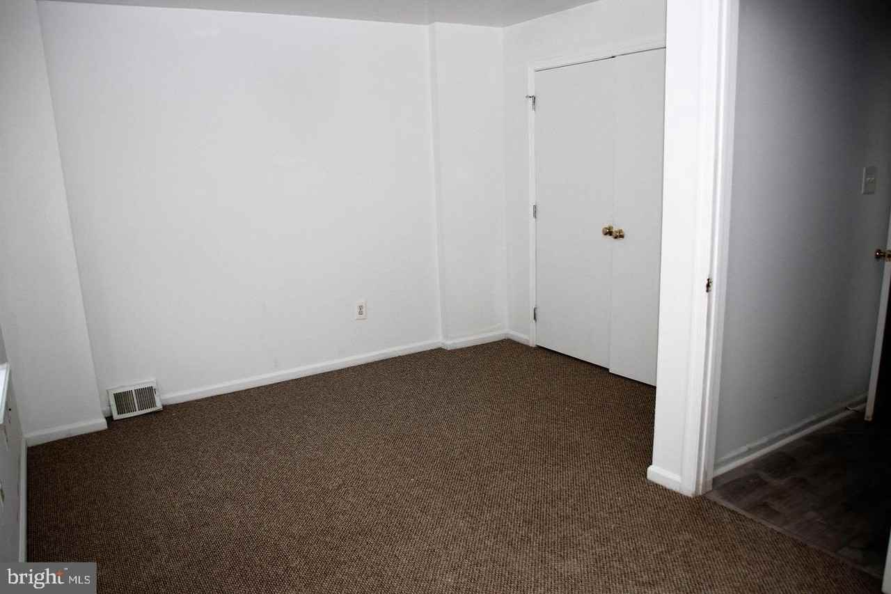 4033 Green St - Photo 5 of 16