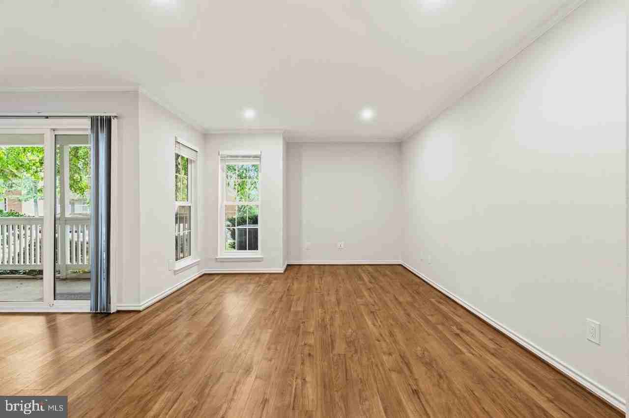 1521 Lincoln Way - Photo 3 of 29
