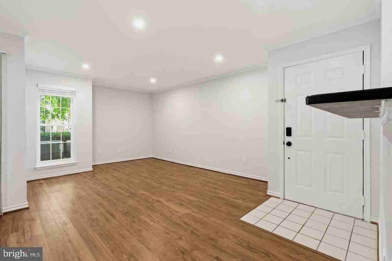1521 Lincoln Way - Photo 4 of 29