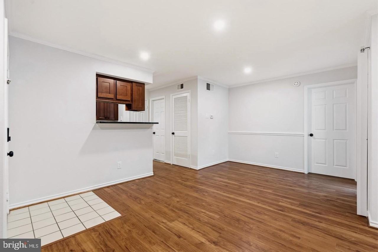 1521 Lincoln Way - Photo 5 of 29