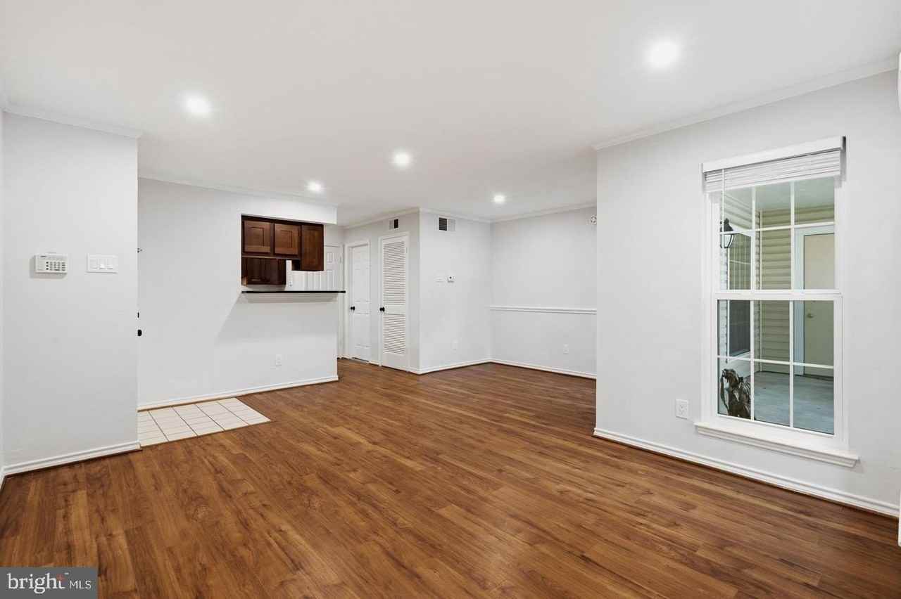 1521 Lincoln Way - Photo 6 of 29