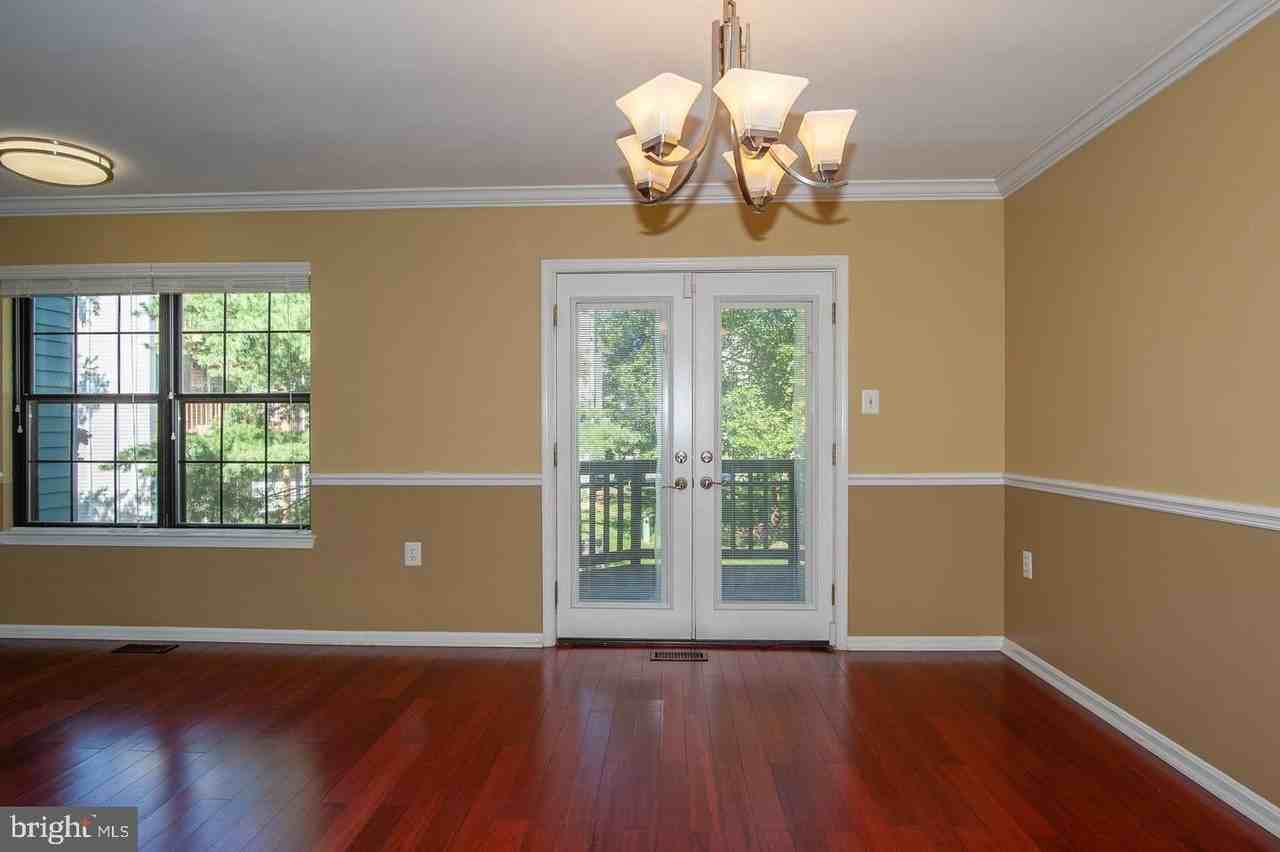 6158 Old Brentford Ct - Photo 5 of 28