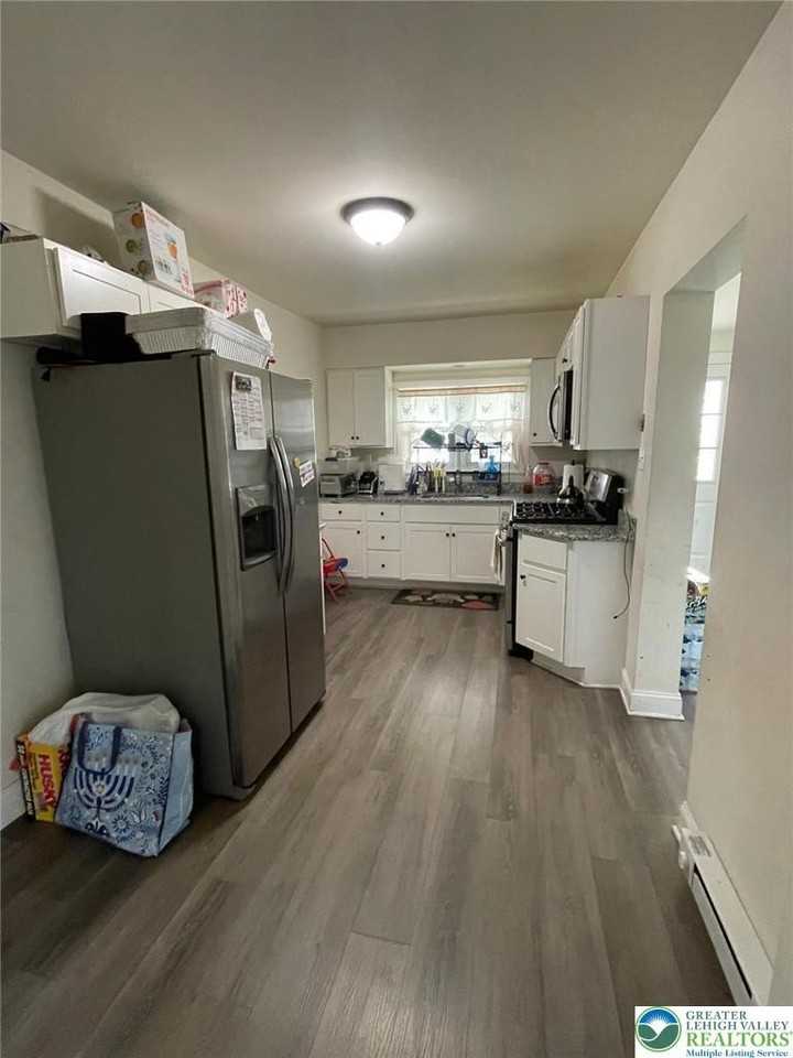 1316 Ferry St - Photo 7 of 25