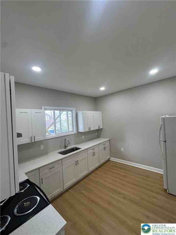 1343 Washington St - Photo 3 of 11