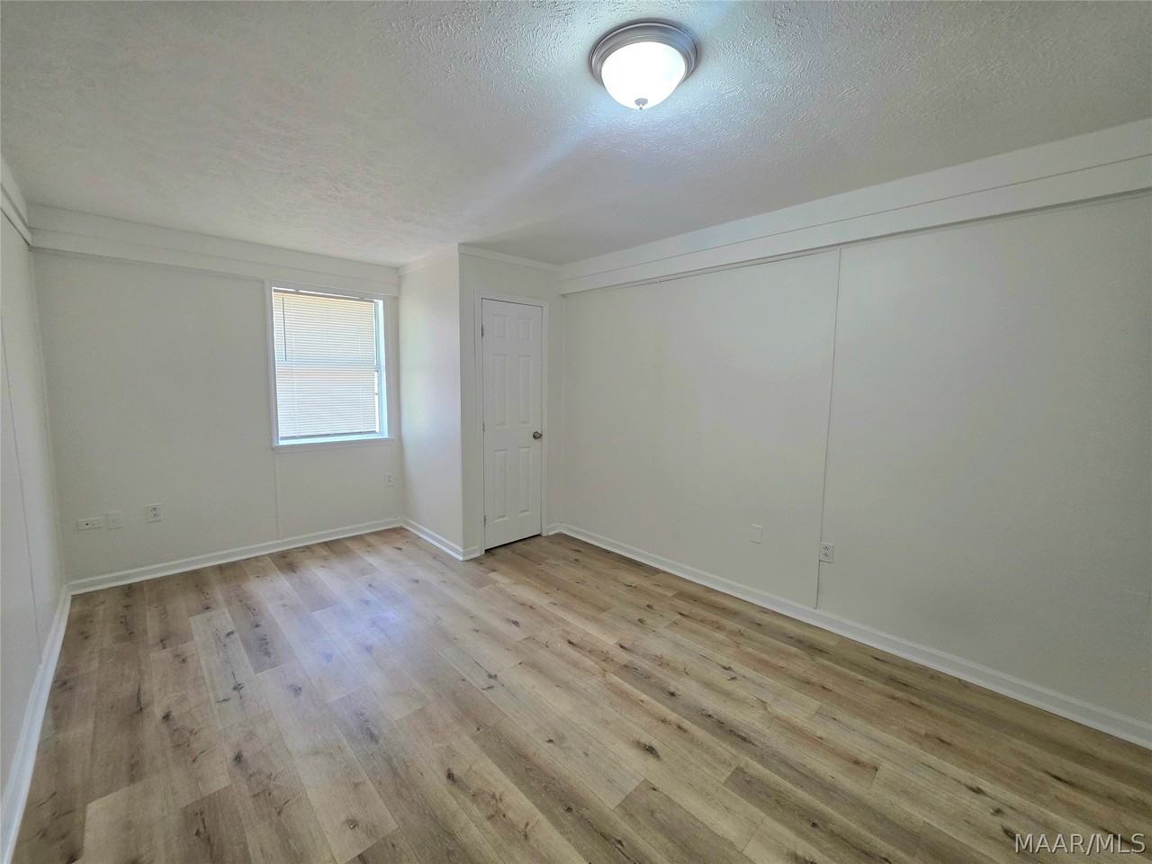 102 White Oak Dr - Photo 6 of 11