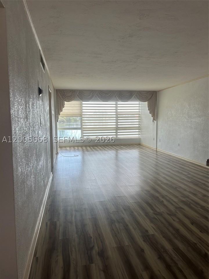 18901 Ne 14th Ave #101 - Photo 4 of 29