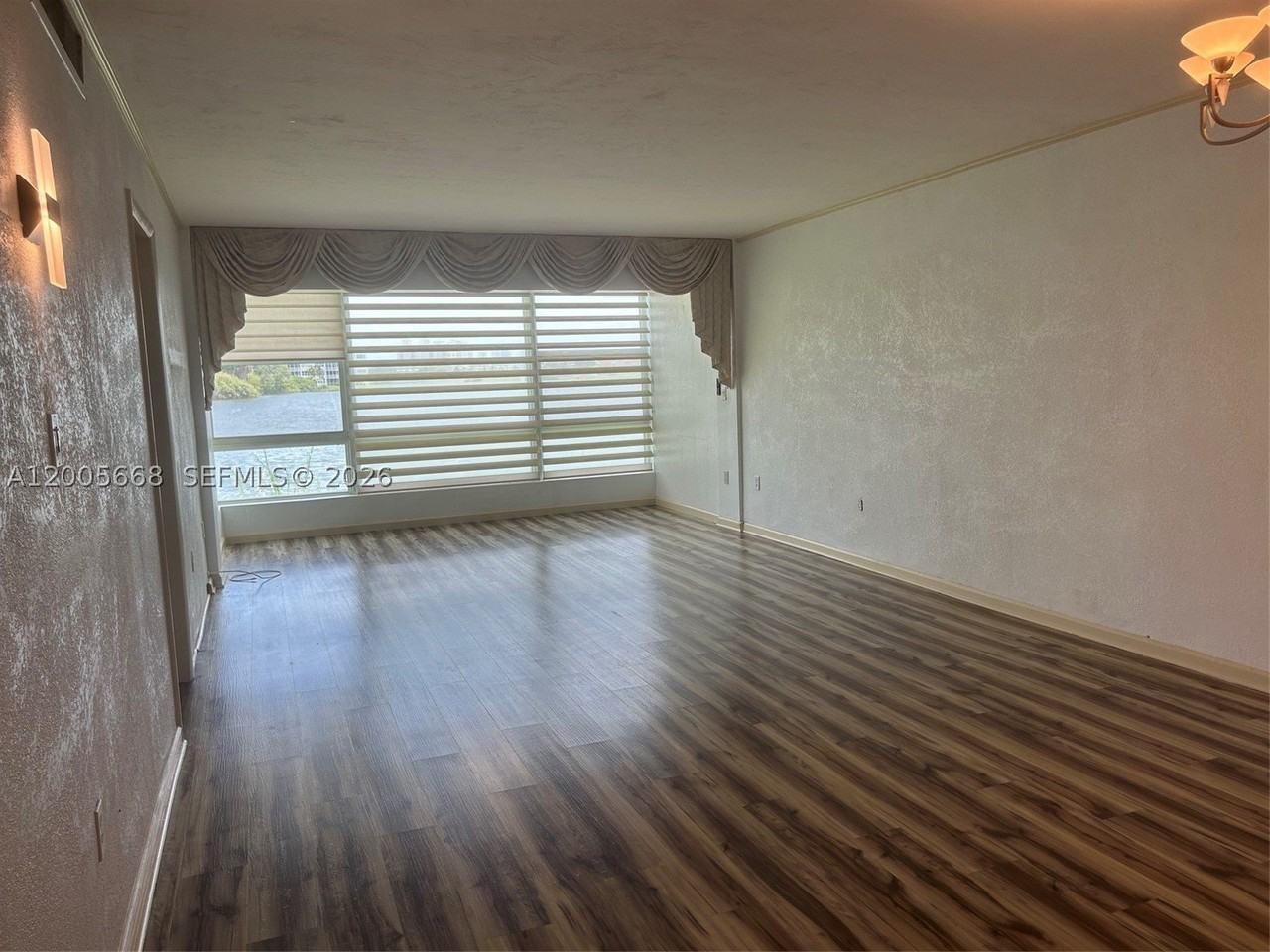 18901 Ne 14th Ave #101 - Photo 5 of 29