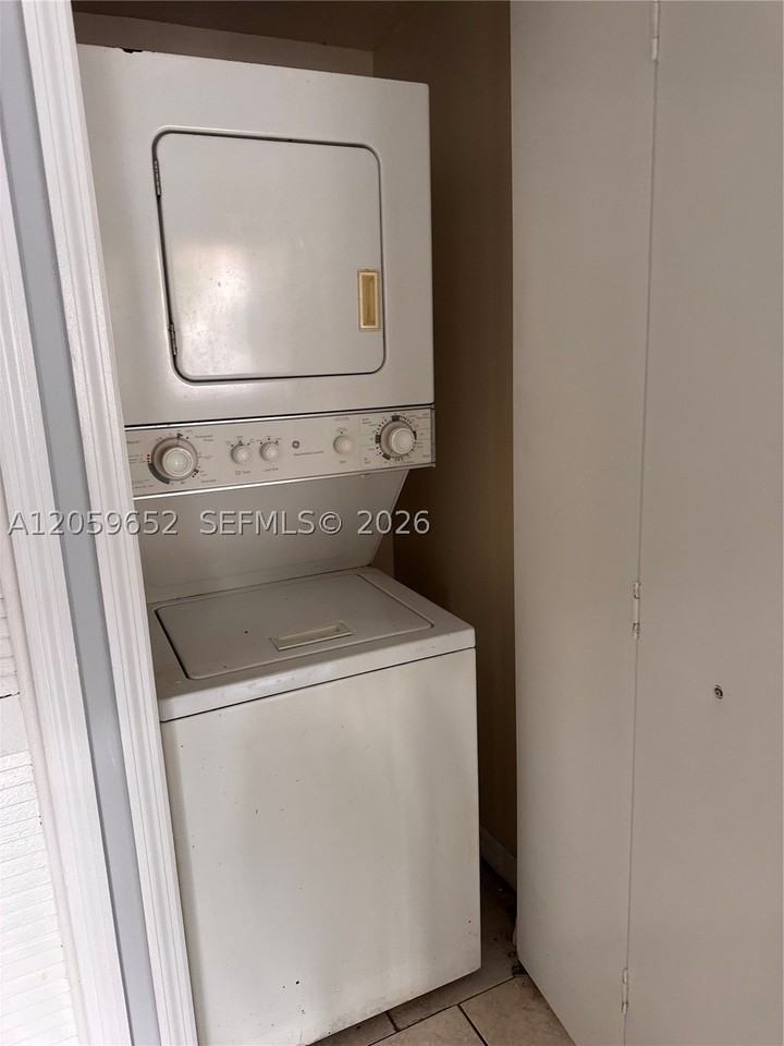 1250 Se 31st Ct #106-33 - Photo 6 of 14