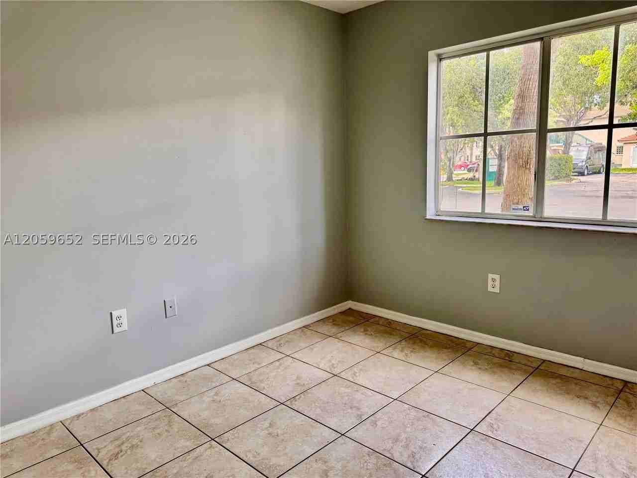 1250 Se 31st Ct #106-33 - Photo 7 of 14
