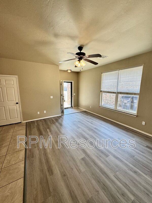 157 Bison Court Way - Photo 5 of 20